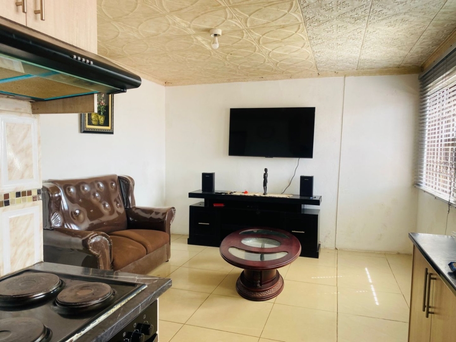 2 Bedroom Property for Sale in Harare Western Cape
